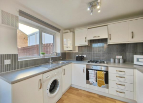 The Metcombe - Holiday Home With Free Parking 10 Minutes Walk To Etihad Stadium & Coop Live Arena